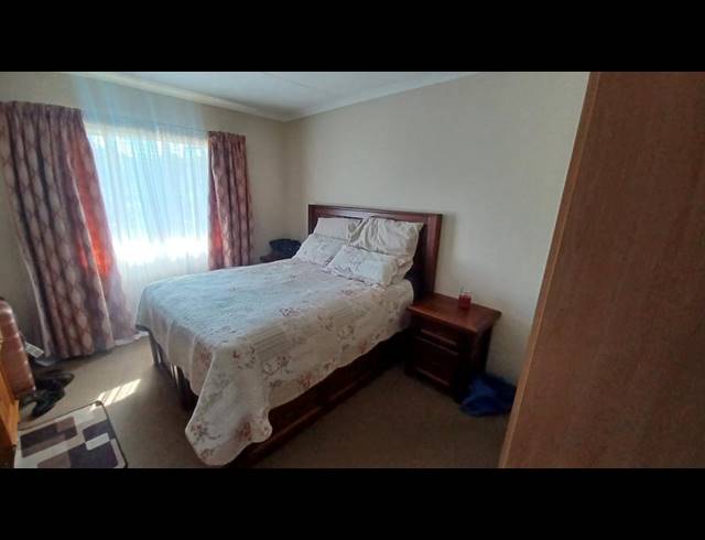 2 BEDROOM TOWNHOUSE FOR SALE IN MONTANA PARK